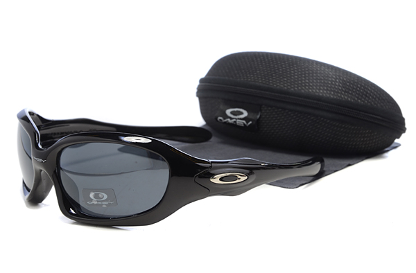 why are oakleys expensive