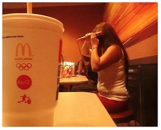 Funny Images Of Girls | लड़कियों के बारे में रोचक बातें, ऐसे हरकतें जो सिर्फ लड़कियाँ ही करती हैं