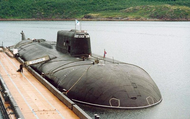 Kapal Selam Nuklir Rusia Terbakar