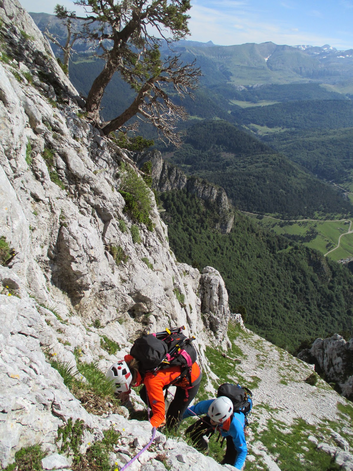 Pirineos: Valle de Zuriza: Ezkaurre Arista NE