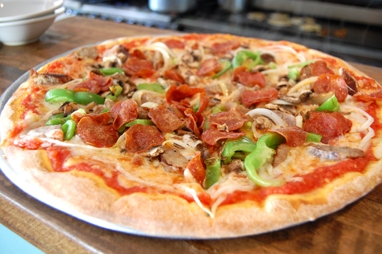 ROSTI TUSCAN KITCHEN: Los Angeles Dinner: Pepperoni Mushroom Pepper Pizza