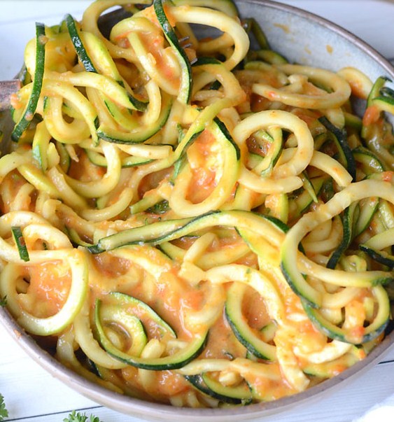 Roasted Garlic and Red Pepper Zoodles Roasted Garlic and Red Pepper Zoodles