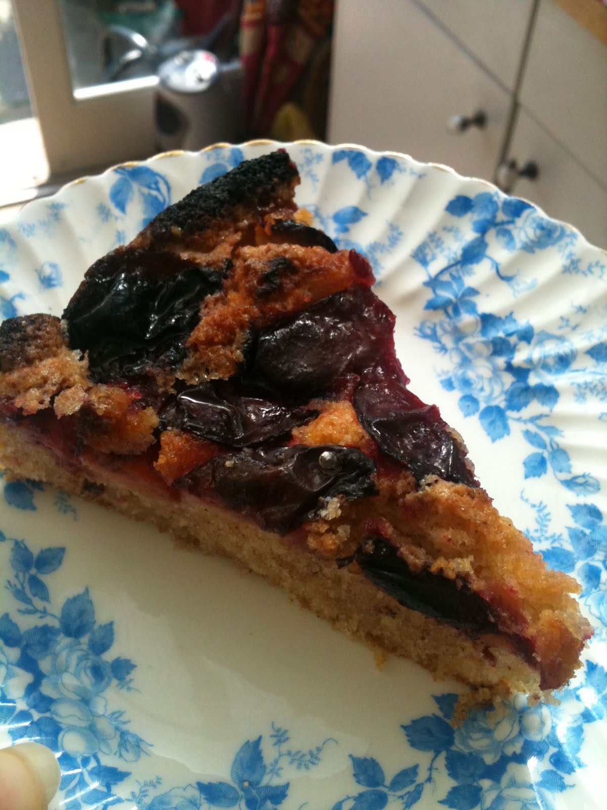 cookable plum cake with almond flour wheat free