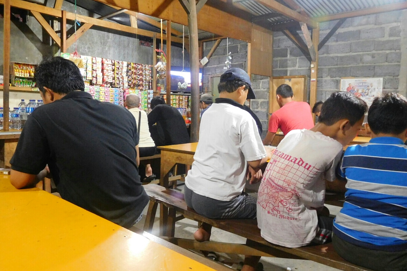 Ngopi, Cangkrukan Nambah Seduluran.