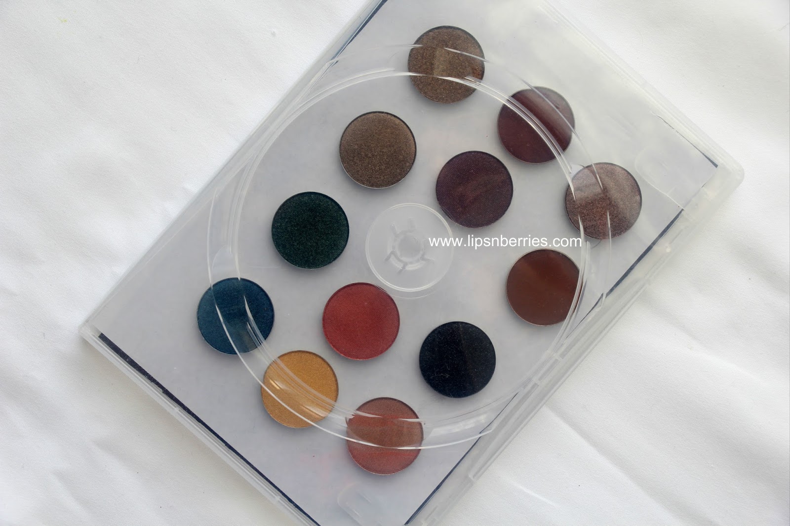 DIY Makeup Palette, Dustproof Empty Eyeshadow Palette Magnetic