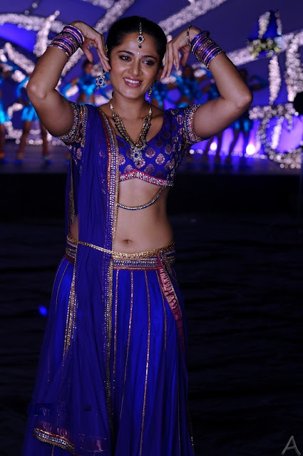 Actress Anushka Latest Hot Navel show Photos