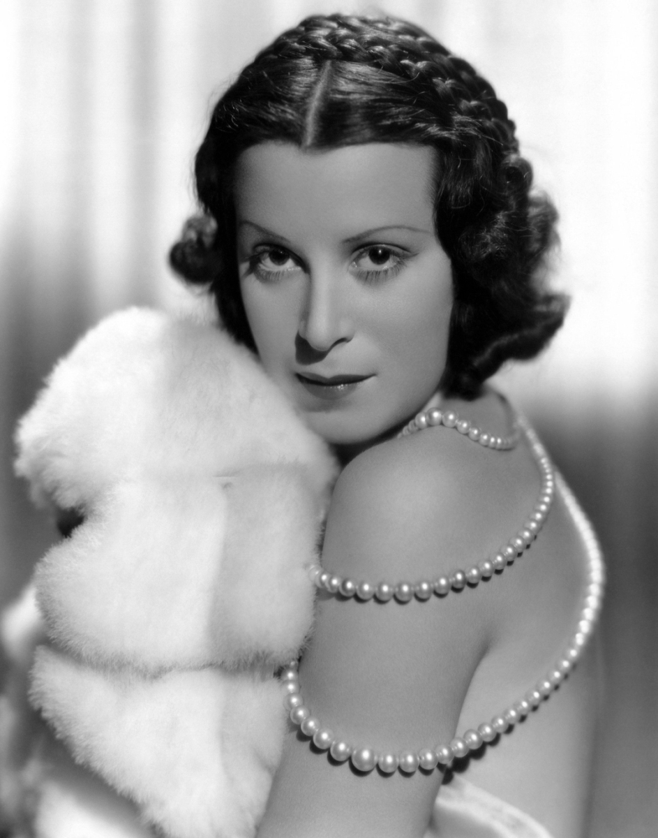 A TRIP DOWN MEMORY LANE KITTY CARLISLE HART MOVIE STAR