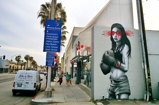 Preparing for his upcoming solo exhibition in Los Angeles at Cave Gallery, our buddy Fin DAC spent his sunday afternoon working on this brand new piece in Santa Monica.