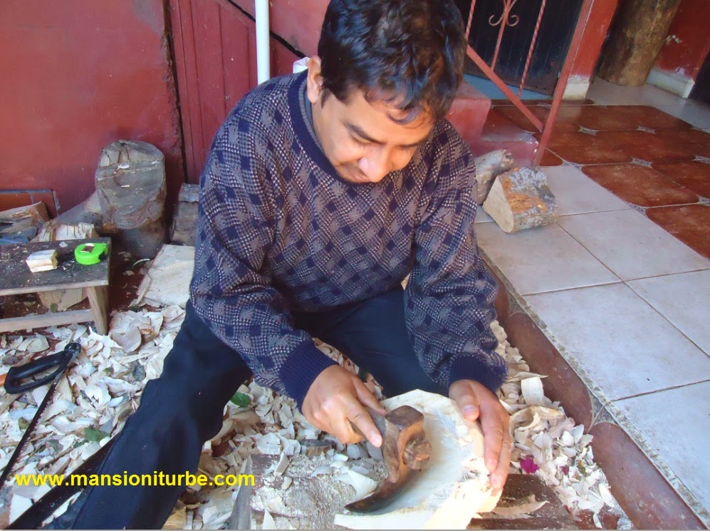 Maestro Modesto Horta tallador de Mascaras en Tocuaro