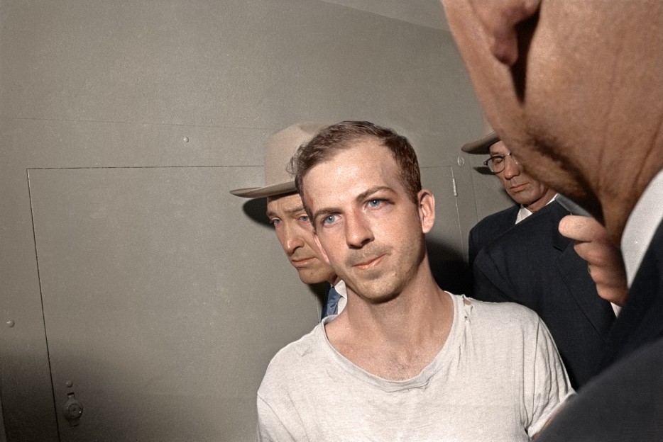Old History and Historical Pictures: Lee Harvey Oswald, 1963, being  transported to questioning before his murder trial for the assassination of  President John F. Kennedy