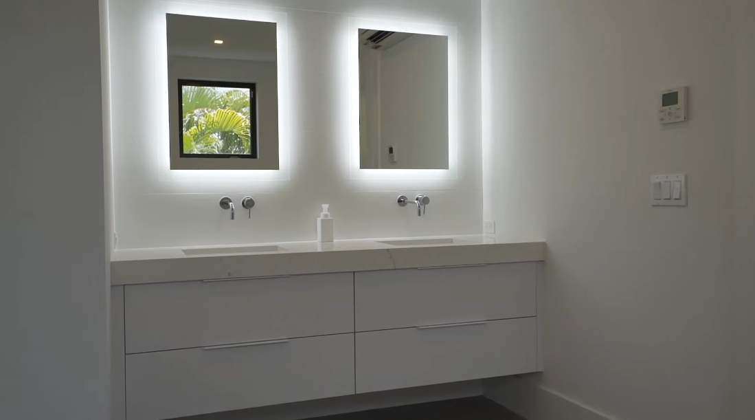 Tour 2900 NE 24th Ct, Fort Lauderdale, FL vs. 39 Interior Design Photos