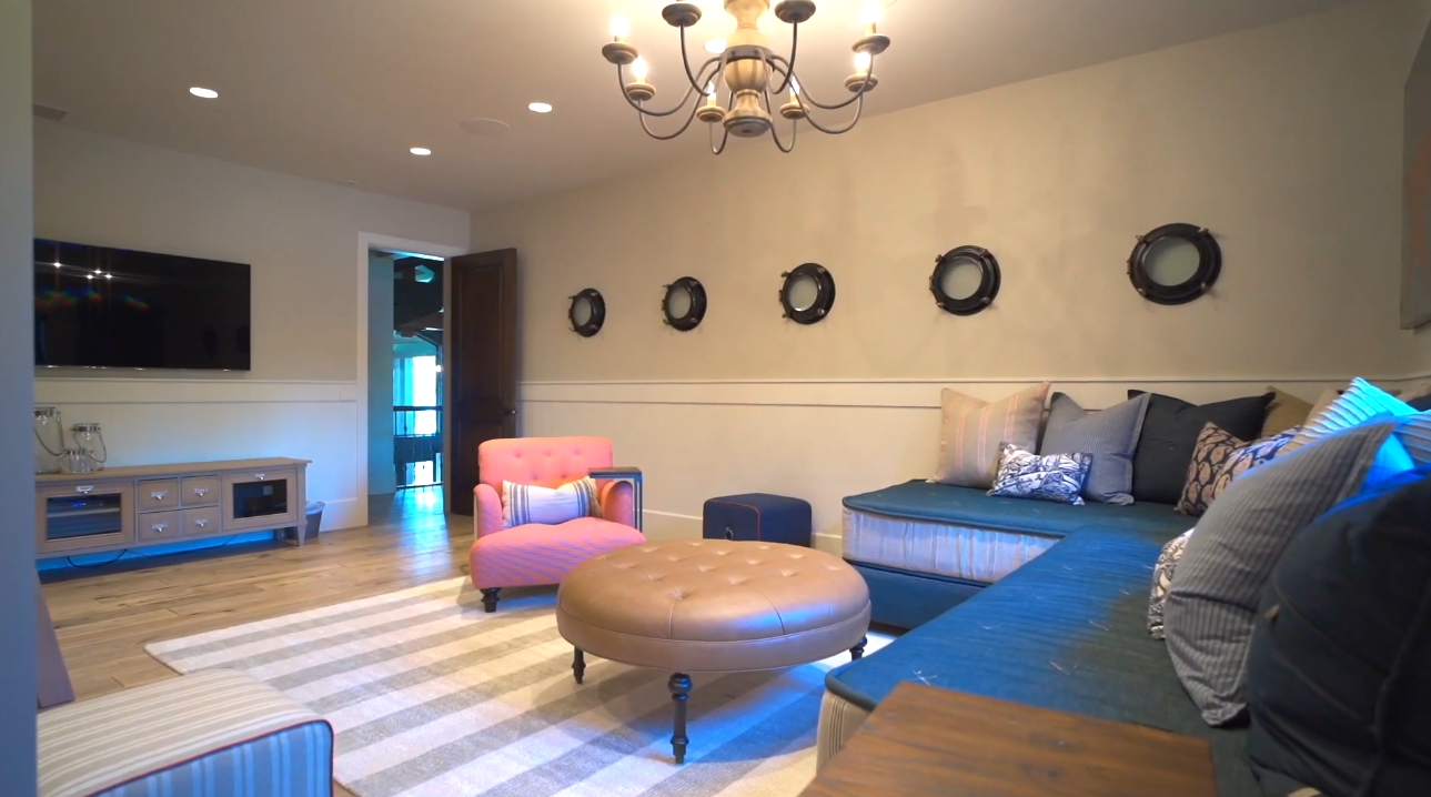 41 Photos vs. 8200 Kalavista Dr, Coldstream, Canada Kalamalka Lake Mansion Interior Design Tour