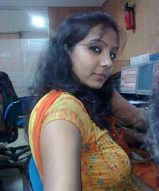 Desi Indian Girls Indian And Pakistani College Girls During Office And Daily Work