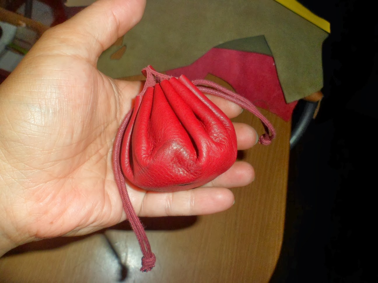 Cuero y plumas Capacidad de las bolsas de Judas
