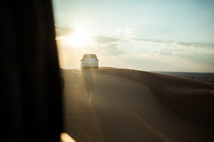 sun jeep drive in the desert