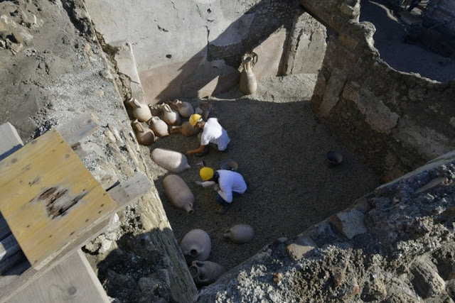Cretan Wine Amphorae discovered at Pompeii Cretan Wine Amphorae discovered at Pompeii
