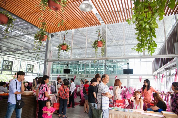 雲林斗六《九九莊園 花田囍市》走庭園風的婚宴場地, 環境種植落雨松, 也有露營區!!　