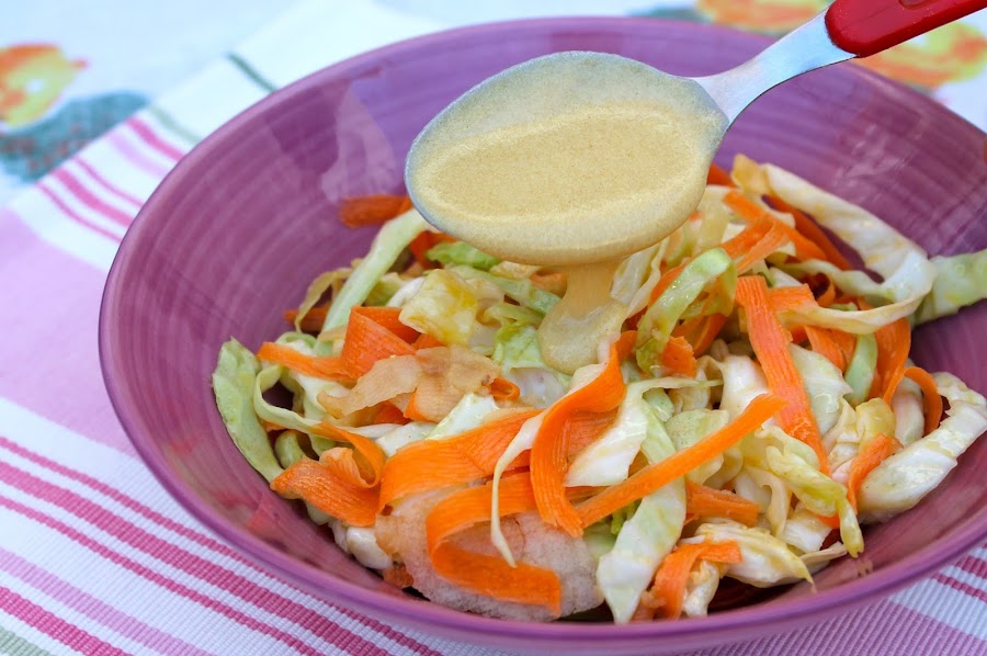 ensalada de col con vinagregreta de mostaza (american coleslaw) sin lactosa