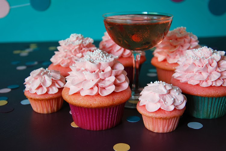 Trophy Cupcakes and Party! Pink Champagne Cupcakes