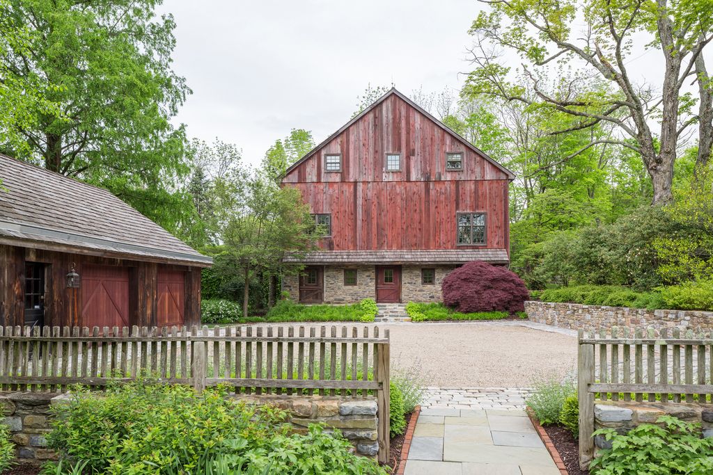 Sweet House Dreams Merestone Farm, 1810 Farmhouse and Converted Barn
