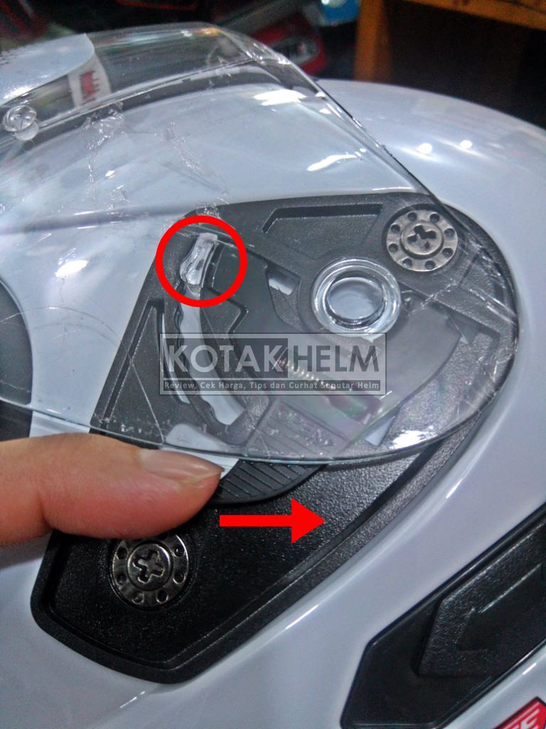 Cara Melepas Kaca Helm NHK R1