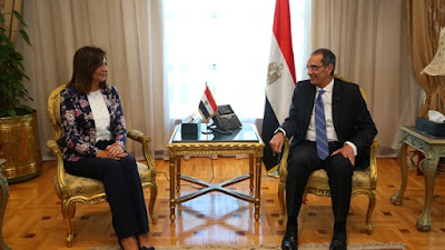 وزيرا الهجرة والاتصالات يبحثان الخدمات البريدية الخاصة بالمصريين بالخارج