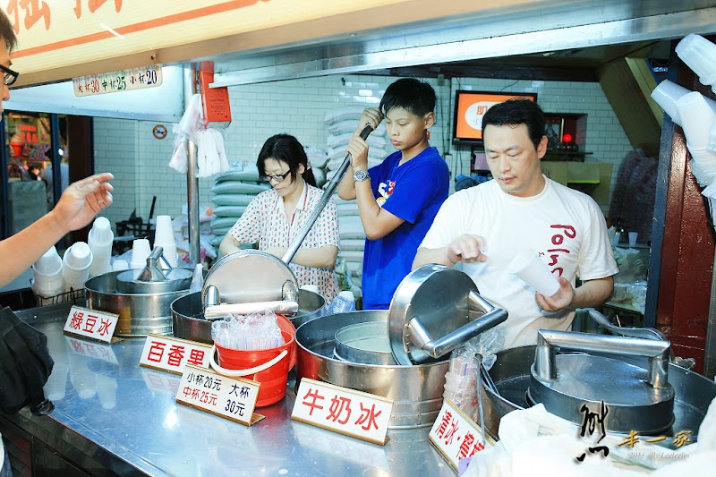 宜蘭東門夜市|嘟好燒|搖搖冰|東門臭豆腐|一串心|正老元香牛舌餅|龍鳳腿