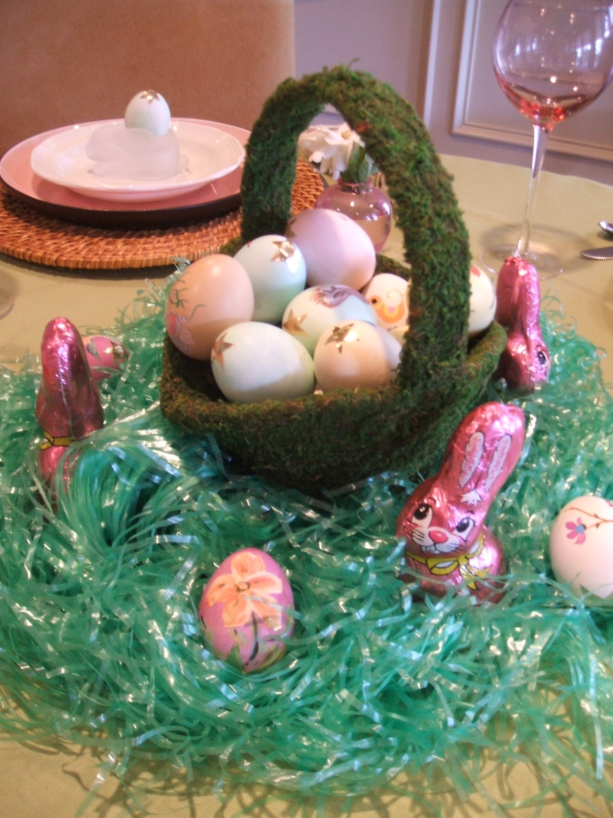 REinvented style REceiving Guests EASTER TABLE WITH HAND PAINTED