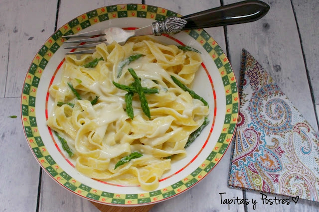 Taglatelle Con Salsa De Queso Azul
