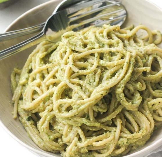 CREAMY AVOCADO BASIL PESTO SPAGHETTI #vegan #pasta CREAMY AVOCADO BASIL PESTO SPAGHETTI #vegan #pasta