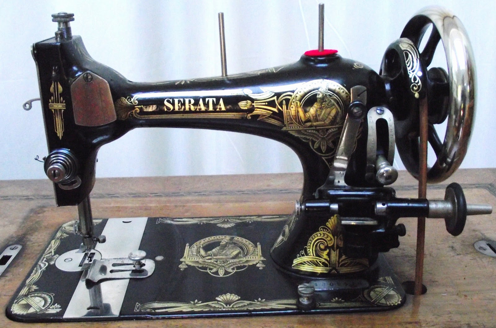 Швейная машинка stoewer 32. Stoewer швейная машина. Бернхард Штевер швейная машинка. Швейная машина Stoewer MS-32. Швейная ножная машина Stoewer.