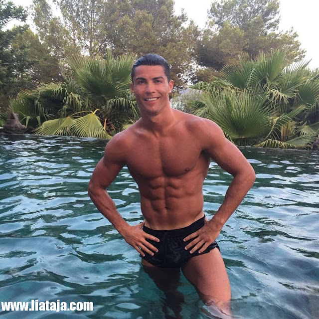Foto Kekarnya Otot Badan Cristiano Ronaldo! - liataja.com Foto Kekarnya Otot Badan Cristiano Ronaldo - liataja.com