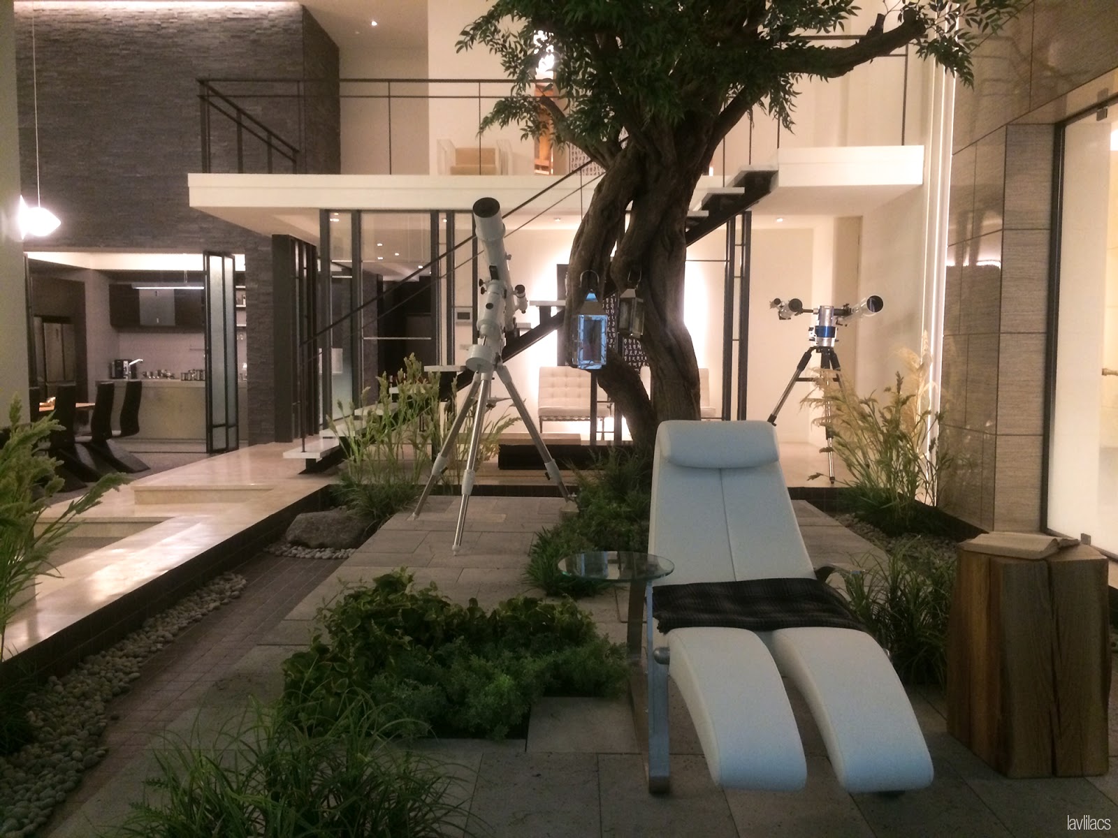 Seoul, Korea - Summer Study Abroad 2014 - Dongdaemun Design Plaza DDP - SBS My Love From Another Star Exhibit - Do Min Joon's apartment star gazing area