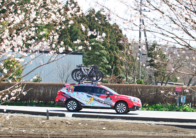 宇都宮ブリッツェンのサポートカー スバル レガシィ アウトバック 宇都宮ブリッツェンのサポートカー スバル レガシィ アウトバックの写真