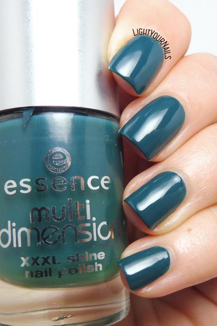 Smalto Essence MultiDimension 64 Trendsetter teal nail polish #essence #nails #unghie #lightyournails Smalto Essence MultiDimension 64 Trendsetter teal nail polish #essence #nails #unghie #lightyournails