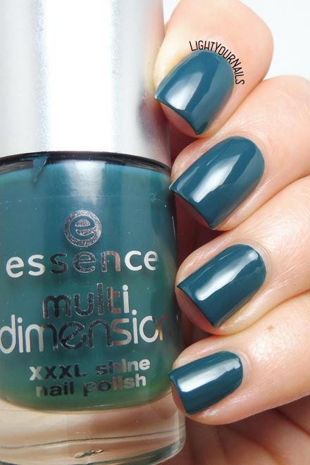 Smalto Essence MultiDimension 64 Trendsetter teal nail polish #essence #nails #unghie #lightyournails