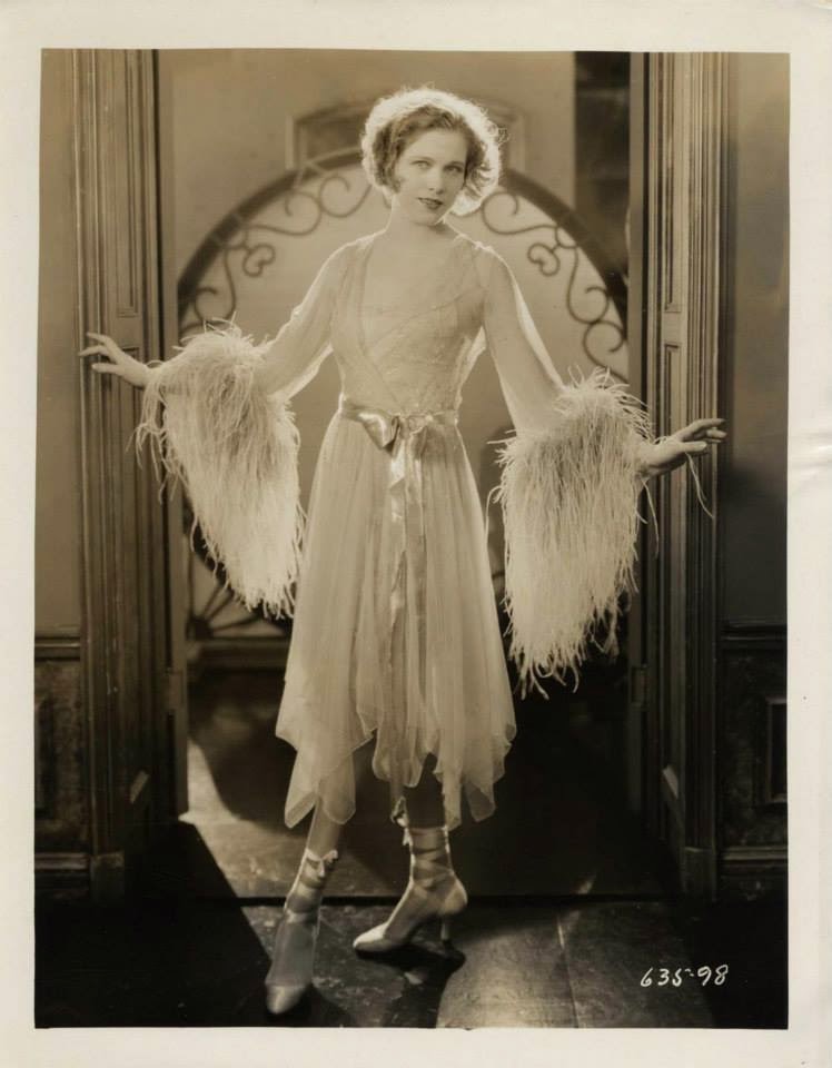 37 Beautiful Vintage Shots From 1927 Silent Movie ‘Fashions for Women