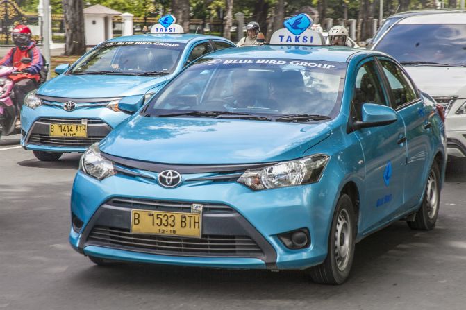 Prediksi Harga Mobil Ex.Taksi Yang Akan Dijual Ke Publik