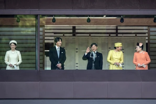 Emperor Naruhito, Empress Masako, Crown Prince Akishino, Crown Princess Kiko, Princess Mako, Princess Kako and Princess Tomohito