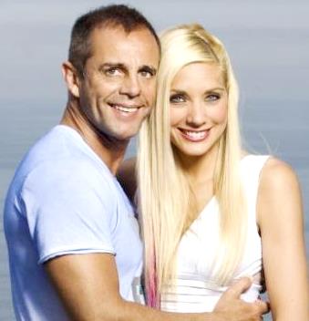 Brenda Carvalho y Julinho Foto de Julinho posando junto a Brenda Carvalho