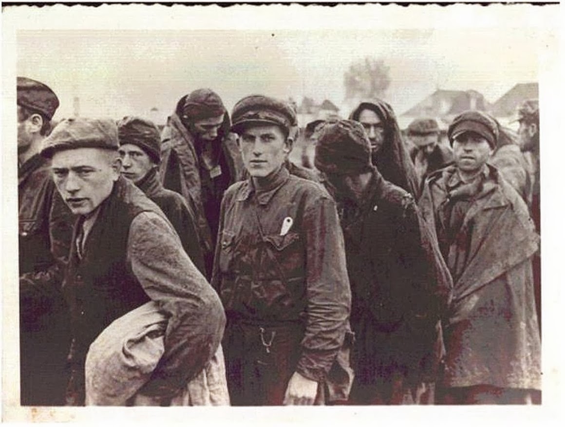 Куда немцы загнали пленных переночевать. Stalag лагерь для военнопленных. Лагерь для пленных Германия Шталаг 304. Cnfkfu 69.