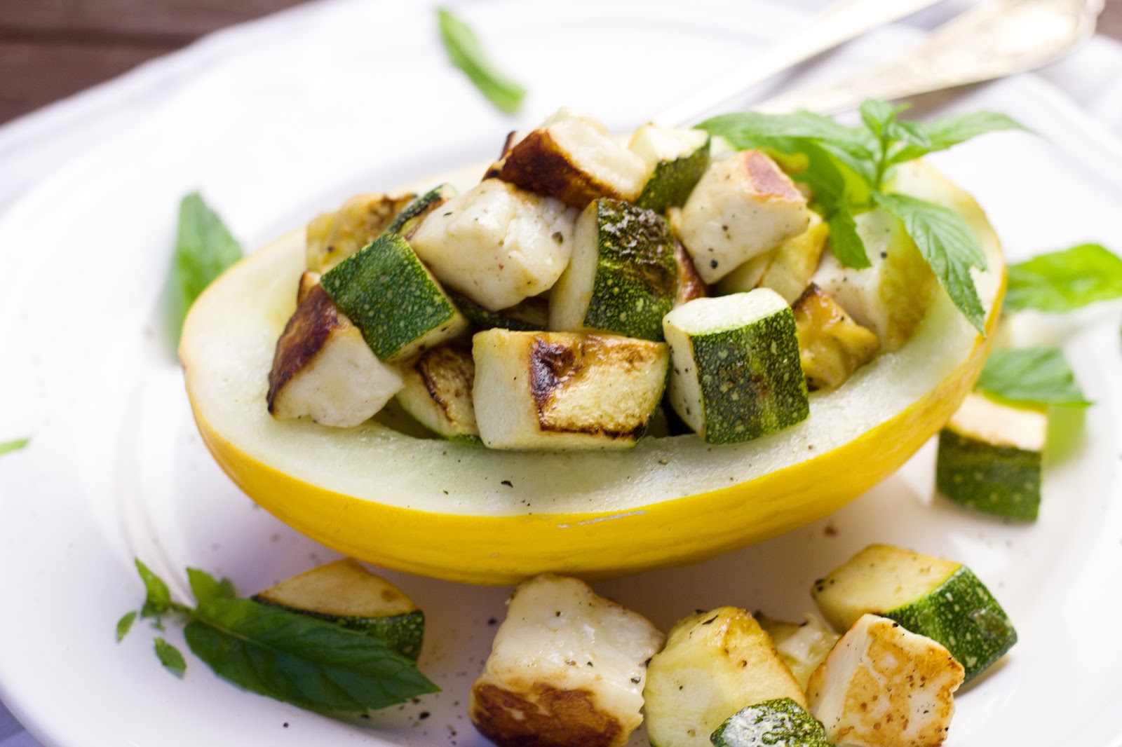 Zucchini-Halloumi-Gröstl mit Melone