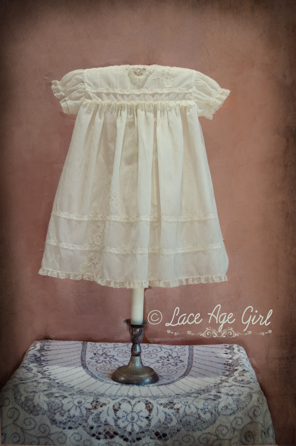 Lace Age Girl Baby Dress Stand