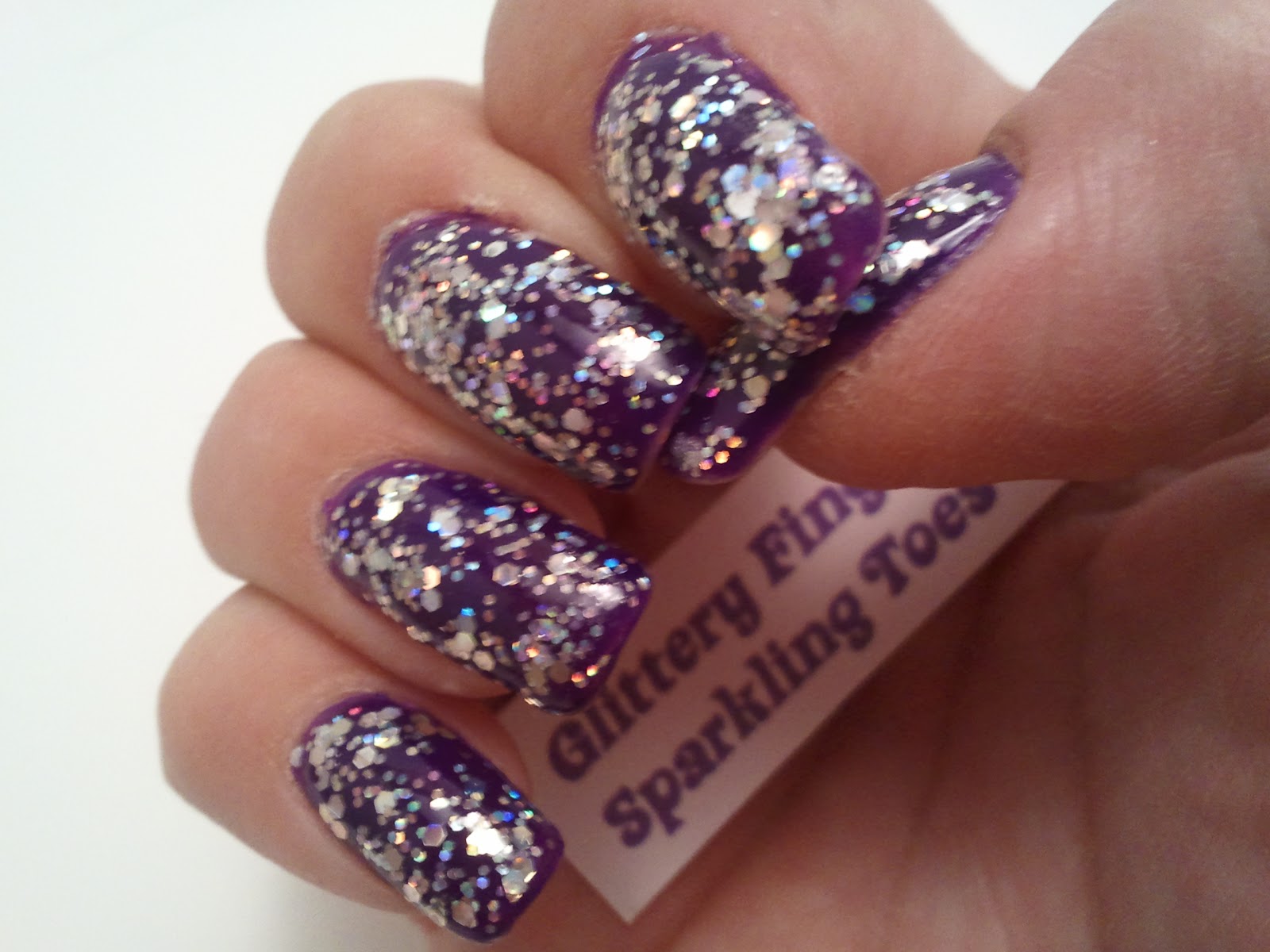 Glittery Fingers & Sparkling Toes: Review: Finger Paints- Santa's Magic