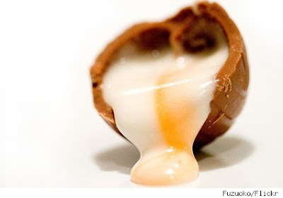 http://4.bp.blogspot.com/-nHMaF1-cCq4/Ta3-pJOv0jI/AAAAAAAADHk/Ydp_NovnIrs/s1600/a-cracked-cadbury-creme-egg.jpg