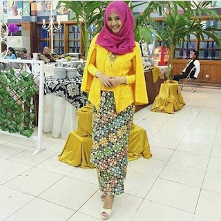Model Kebaya Batik Kutubaru Cape Model Kebaya Batik Kutubaru Cape