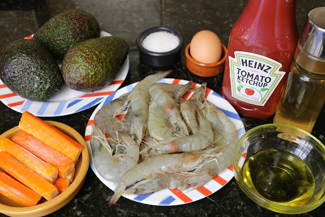 Ingredientes para aguacates rellenos