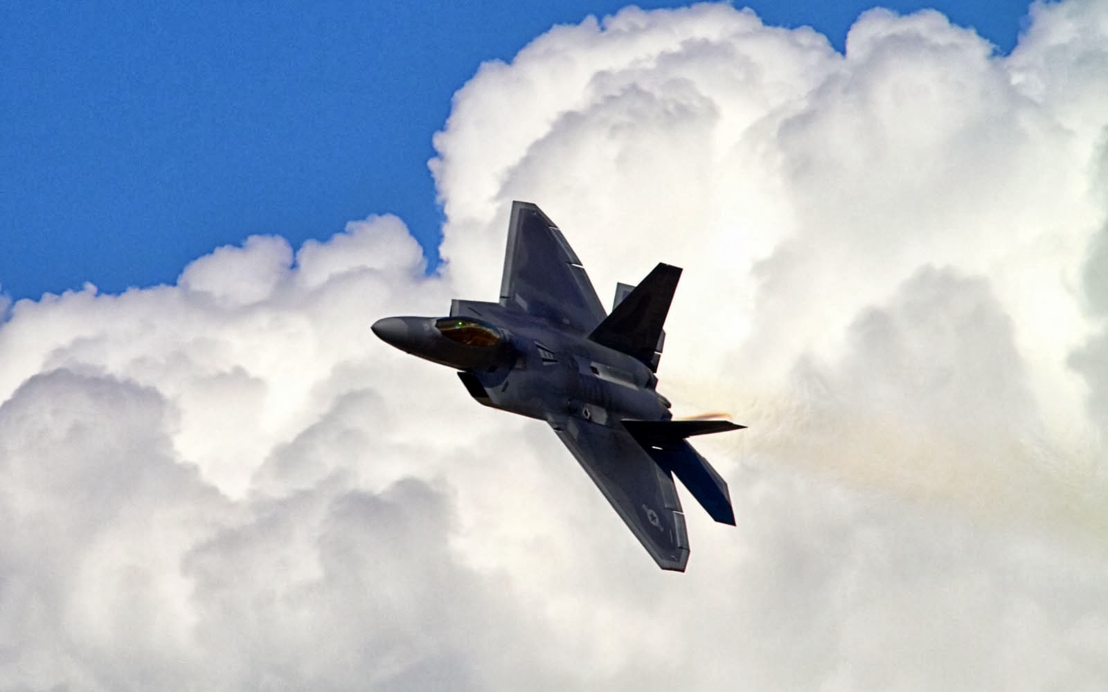 Wallpapers: Lockheed Martin F-22 Raptor Wallpapers