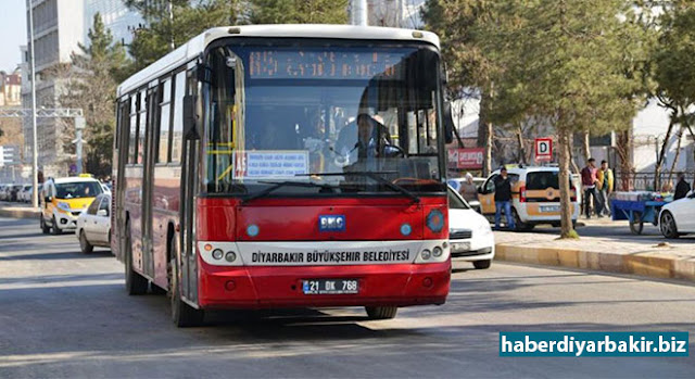 Kutlu Doğum münasebetiyle Diyarbakır’da tüm otobüsler ücretsiz DİYARBAKIR-Diyarbakır Büyükşehir Belediyesi Peygamber Sevdalıları Platformu tarafından Newroz Parkı Miting Alanı’nda gerçekleşecek olan "Hak ve Adalet rehberi Hz. Muhammed (sav)" temalı Kutlu Doğum etkinliği münasebetiyle tüm şehir içi belediye otobüslerinden ulaşımı ücretsiz sağlıyor.