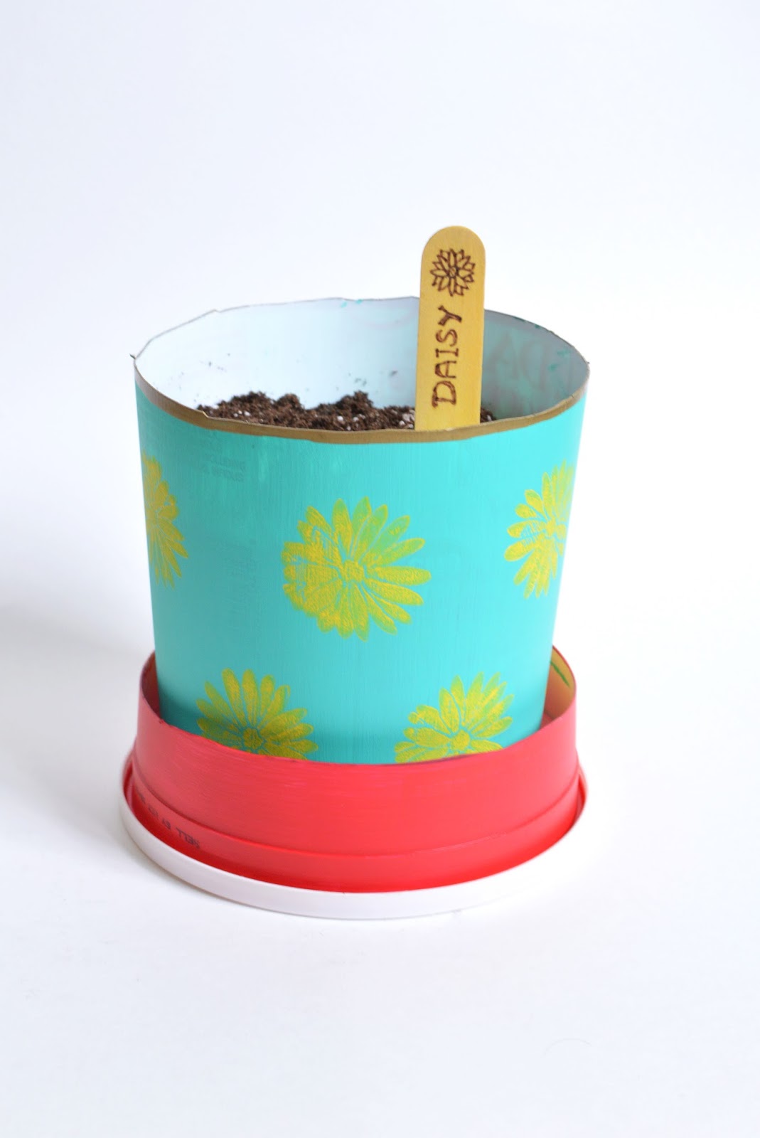 Vikalpah DIY planters from yogurt containers